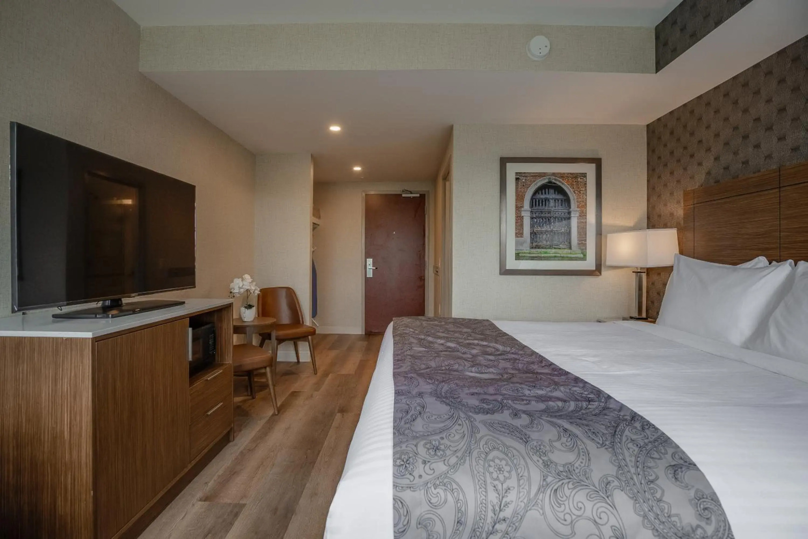 Monte Carlo Inn Oakville Suites