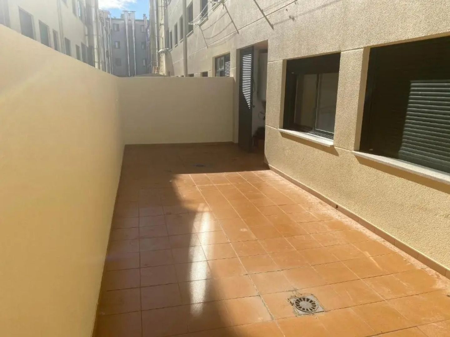 Piso céntrico, con amplia terraza, 3 dormitorios