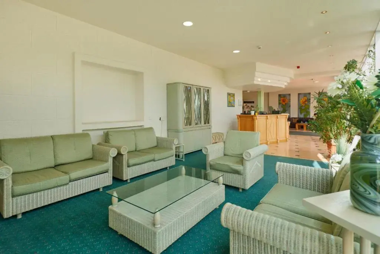 4 * Axxon Hotel