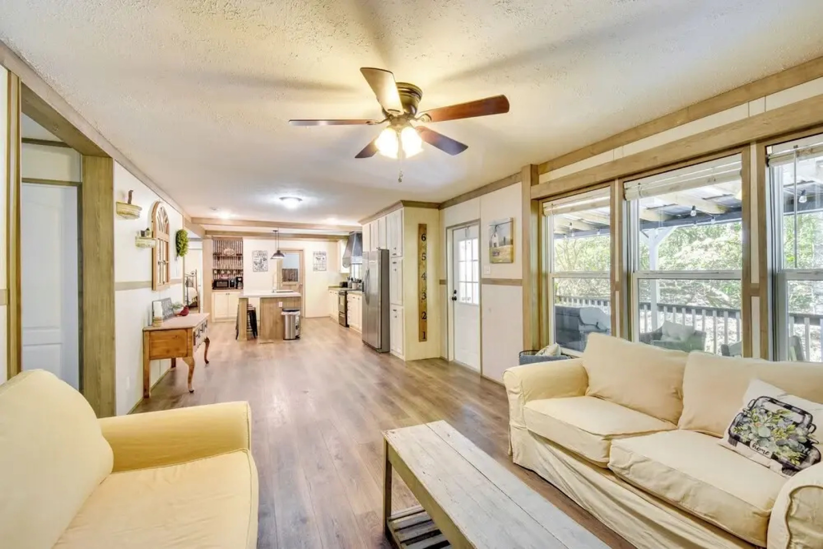 8 Mi to Helen: Sautee Nacoochee Home w/ Hot Tub