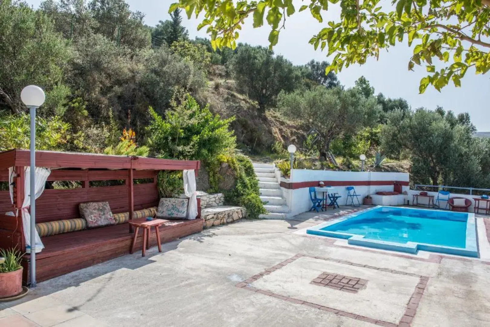 House with private pool, isolated, unique view.