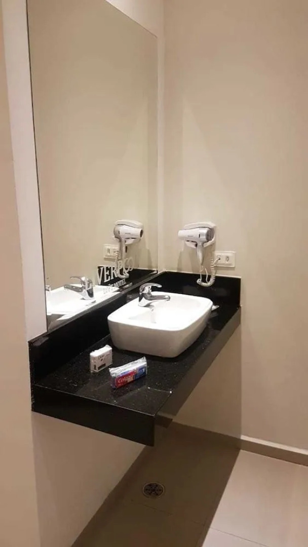 Liverpool Loft & Motel (Только для взрослых)