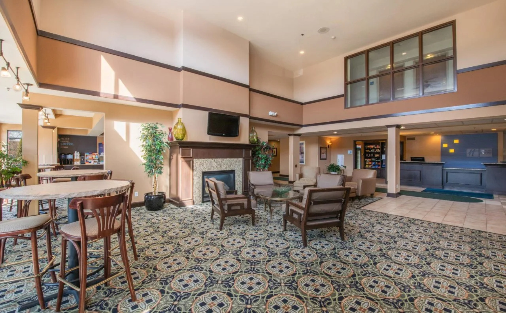 Holiday Inn Express & Suites Delafield by IHG