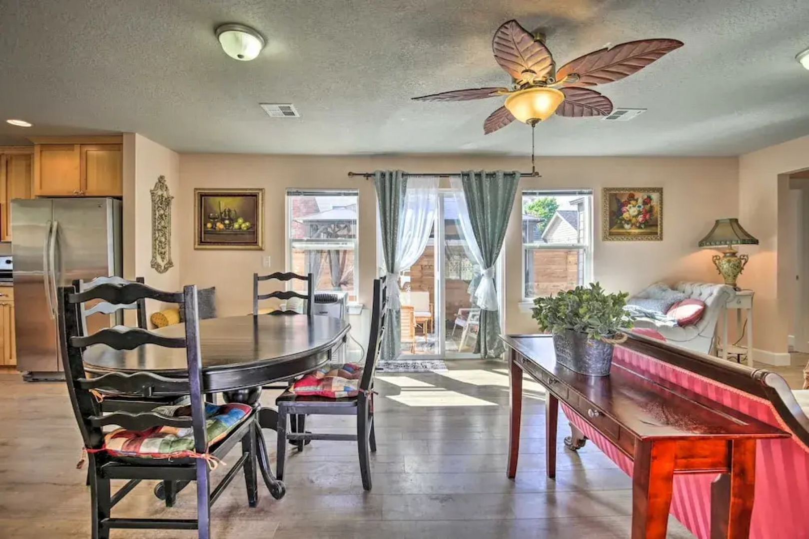 Diva's Den - West Salem Bungalow 3 Bedroom Bungalow by Redawning