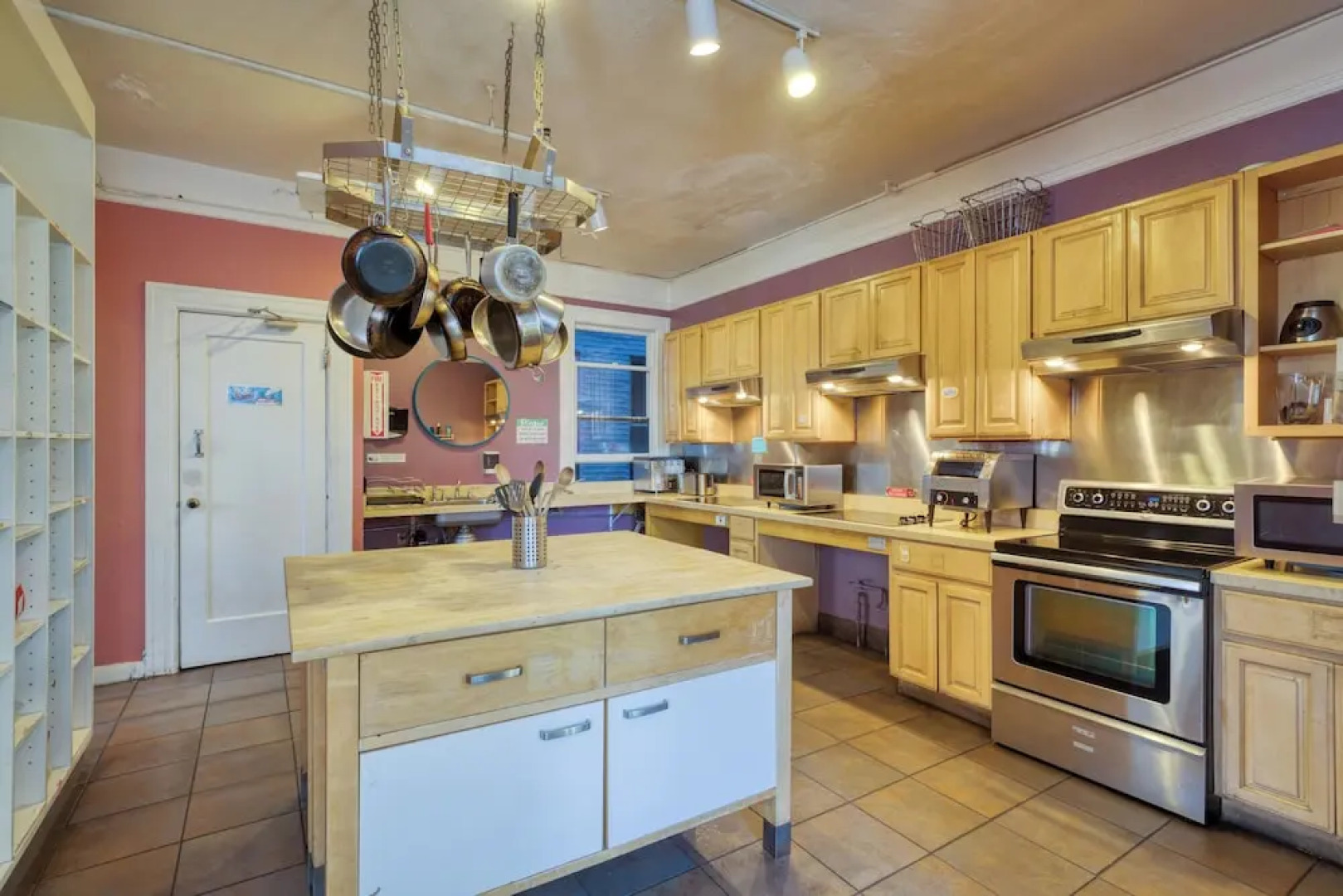 HI San Francisco Downtown Hostel