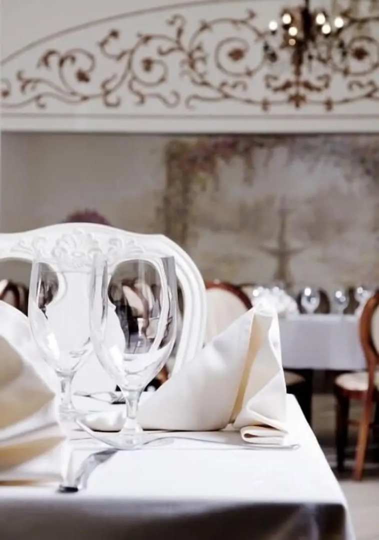 Villa Estera - Hotel & Restauracja