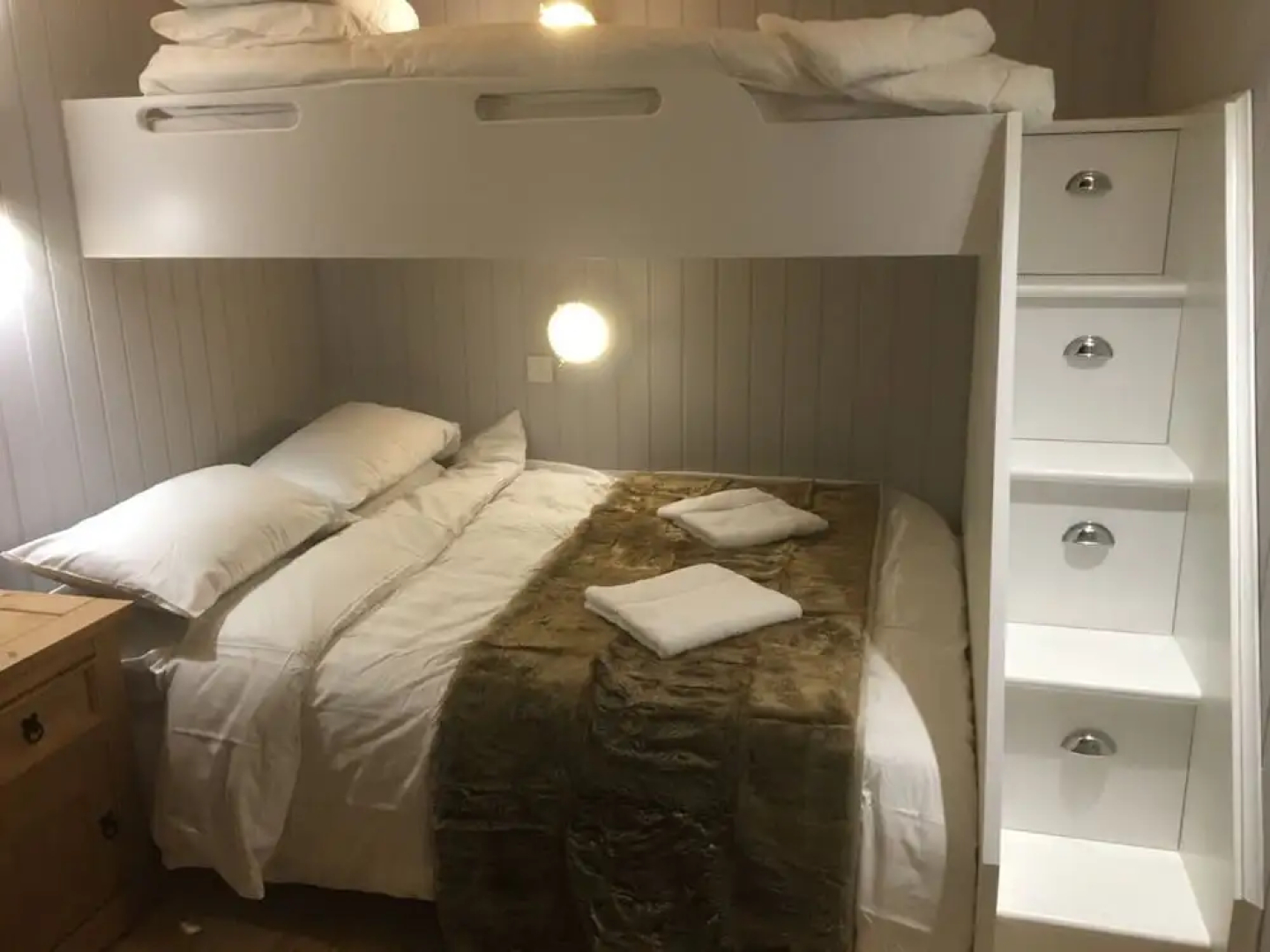 Secret Lodge by Cardiff Holiday Homes