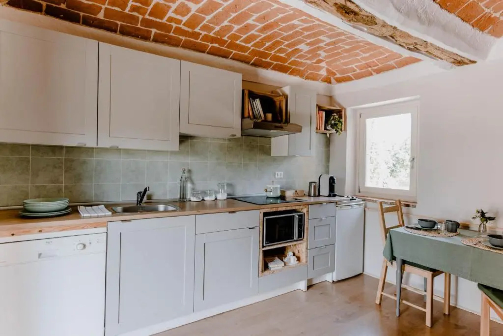 Lindhouse - Country House a Govone