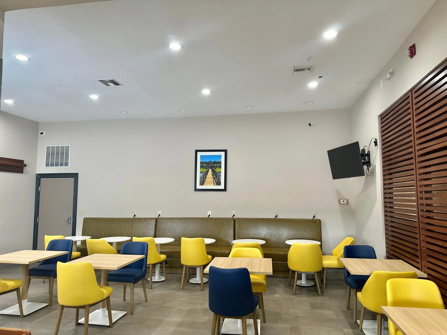 Comfort Inn & Suites Cartersville - Emerson Lake Point