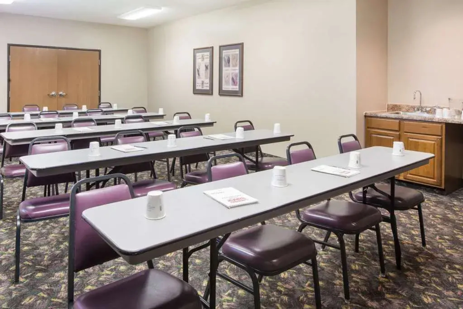 Super 8 Iola KS
