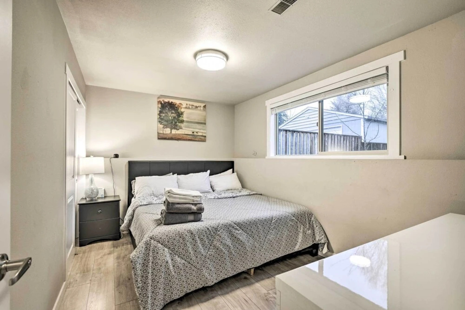 Spacious Kent Home ~ 17 Mi to Dtwn Seattle!