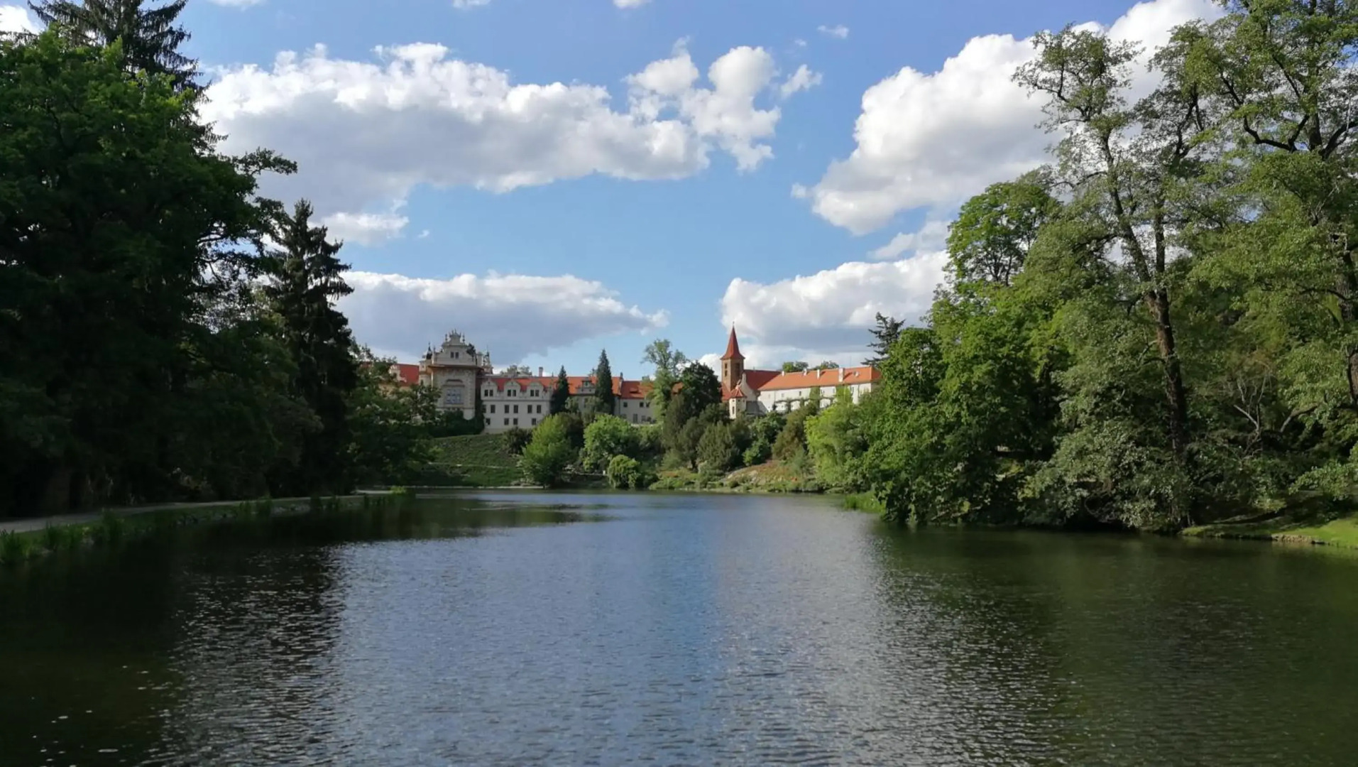 Hotel Tulipan Pruhonice