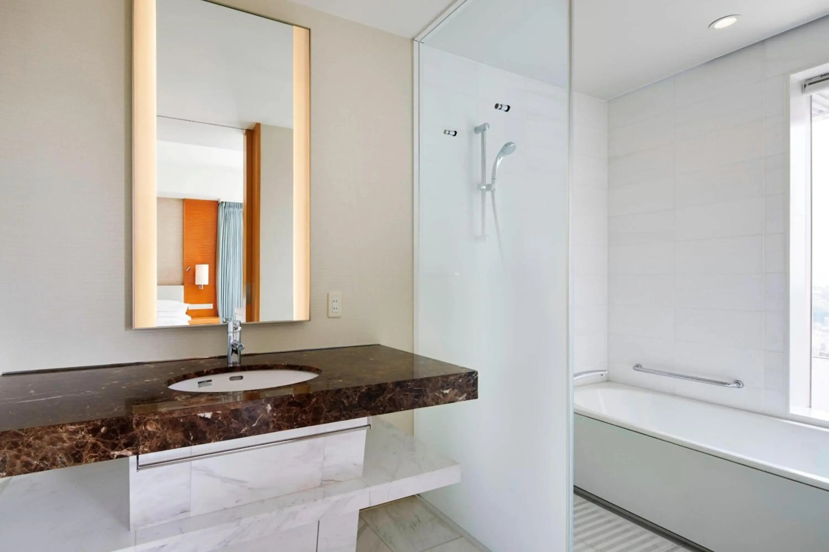 Отель Sheraton Grand Hiroshima