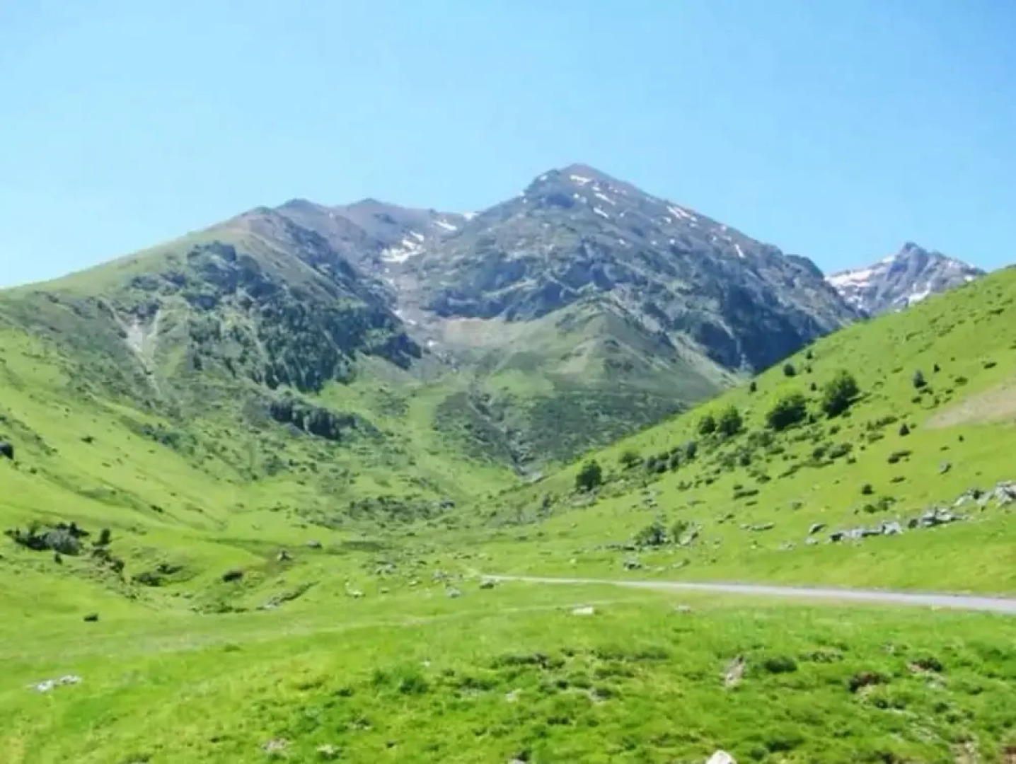 House With 7 Bedrooms in Lortet, With Private Pool, Furnished Garden a