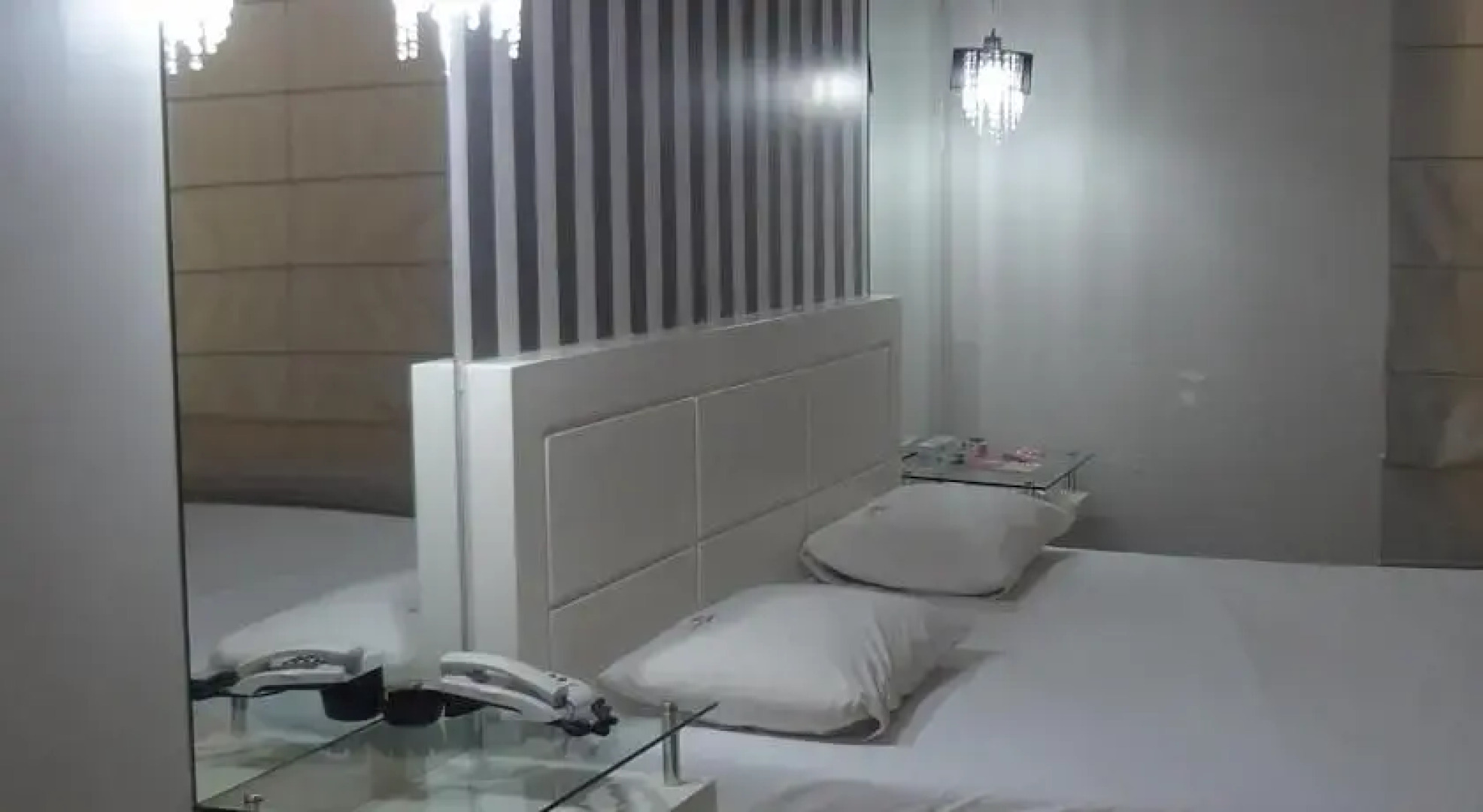 Motel Alibi (Adult Only)