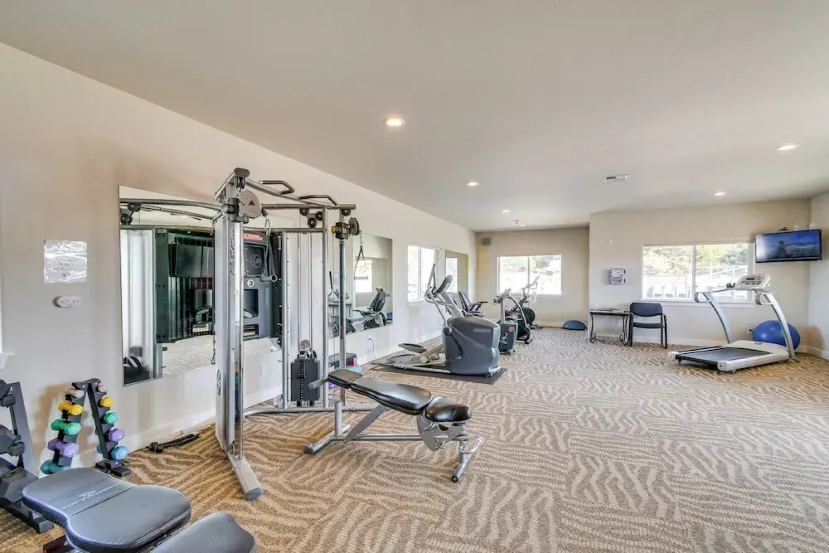 Westport Vacation Rental: Walk to Beach!