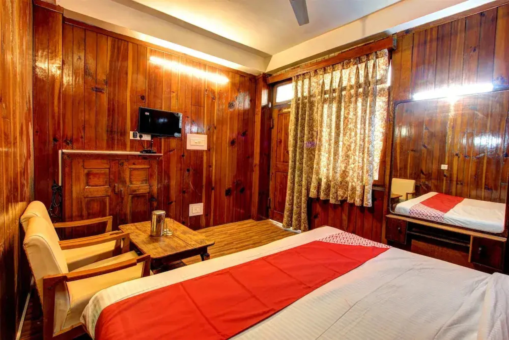 OYO 19767 Hotel Naman