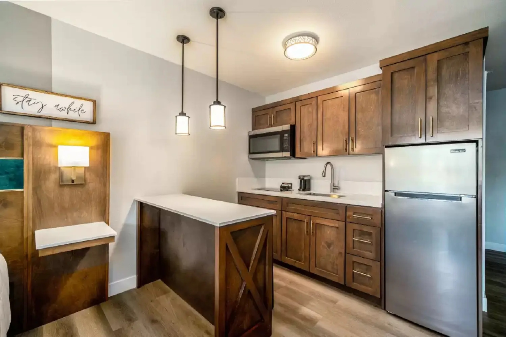 Homestay Suites - Studios & Spas