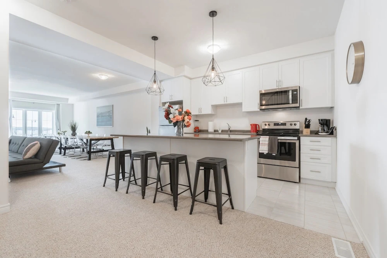 Elegant Brand New Town House