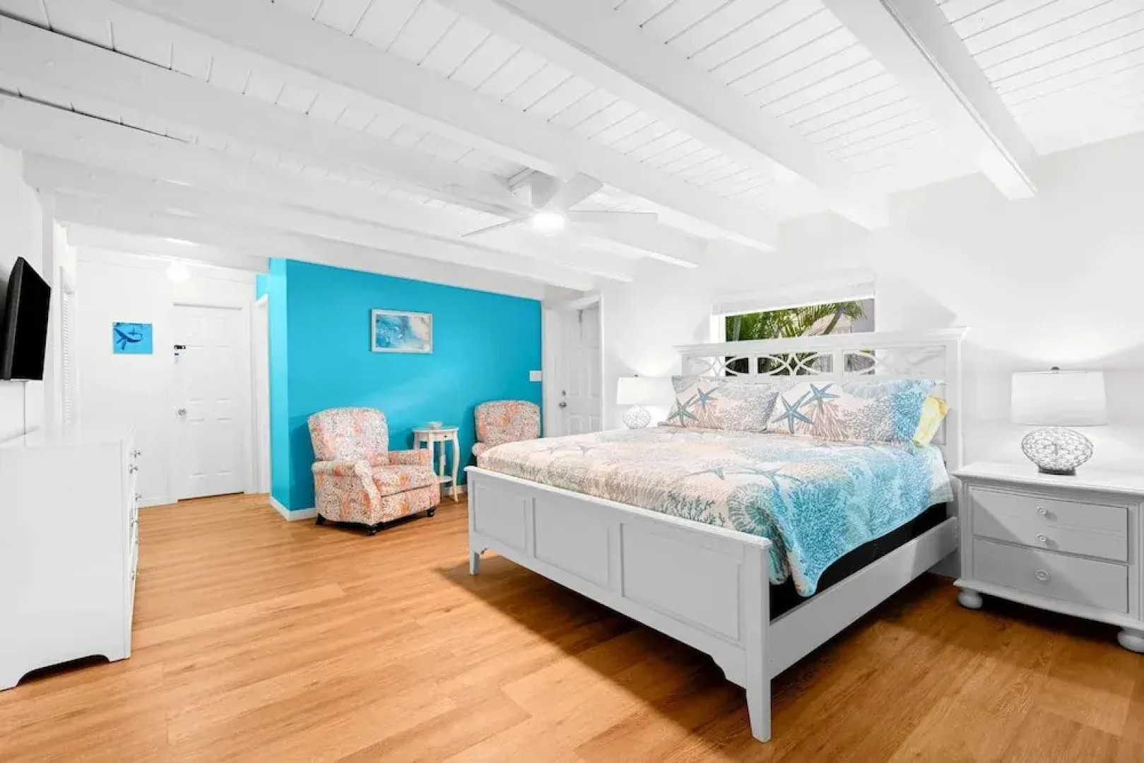 Seabreeze Cove Waterfront Gem 38 Foot Dock Cabana Club