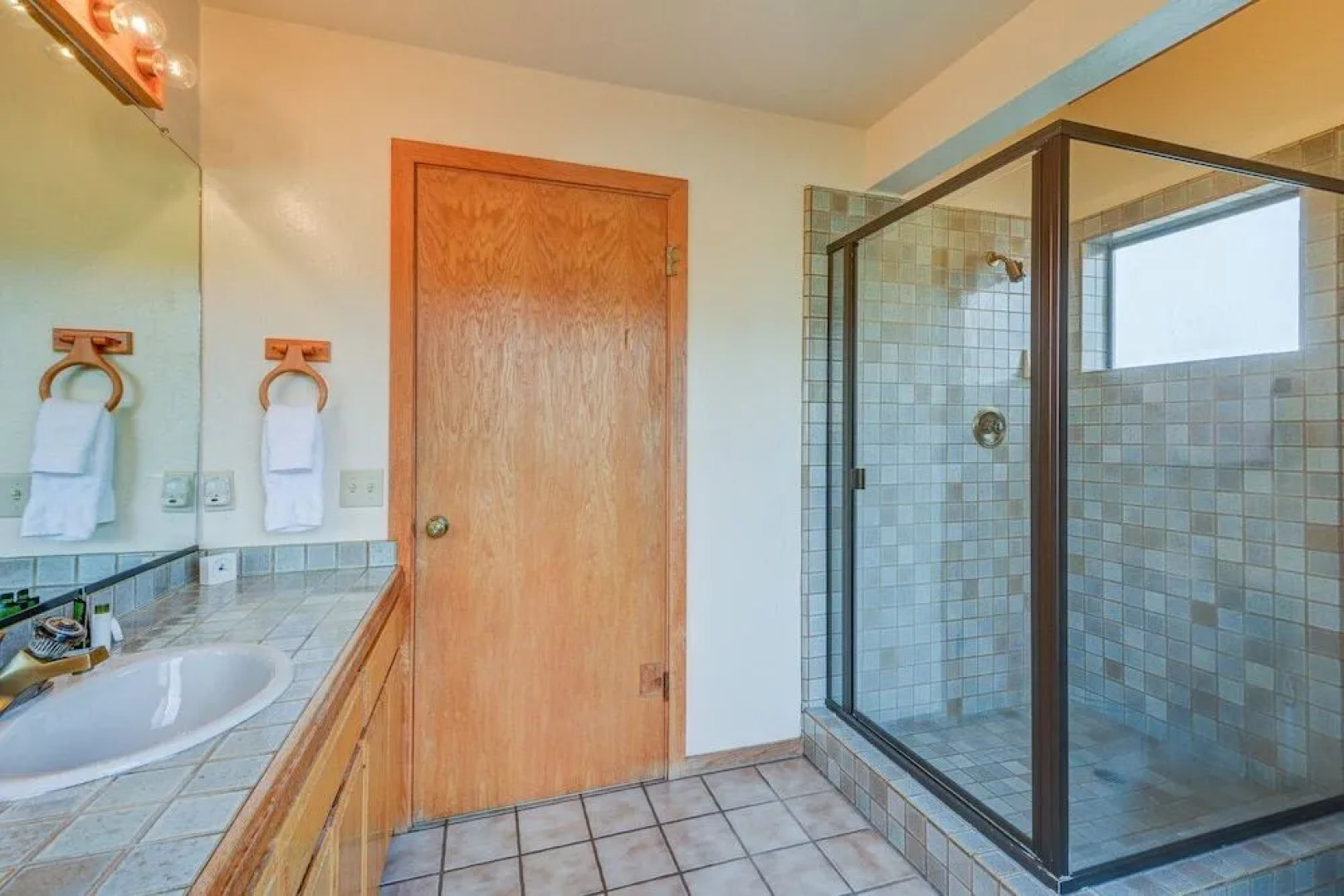 Take in the Pacific Fantasea w/ Hot Tub!