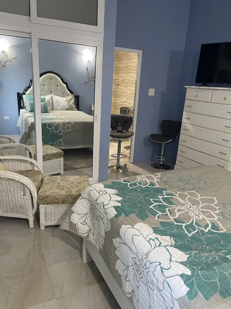 Palm palace at Rockville