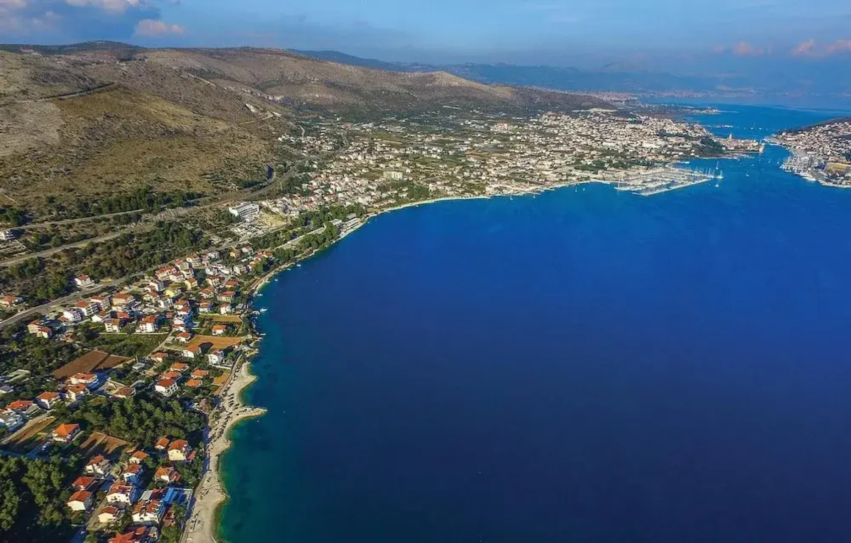 Stunning Home in Okrug Gornji With Jacuzzi, Wifi and 6 Bedrooms