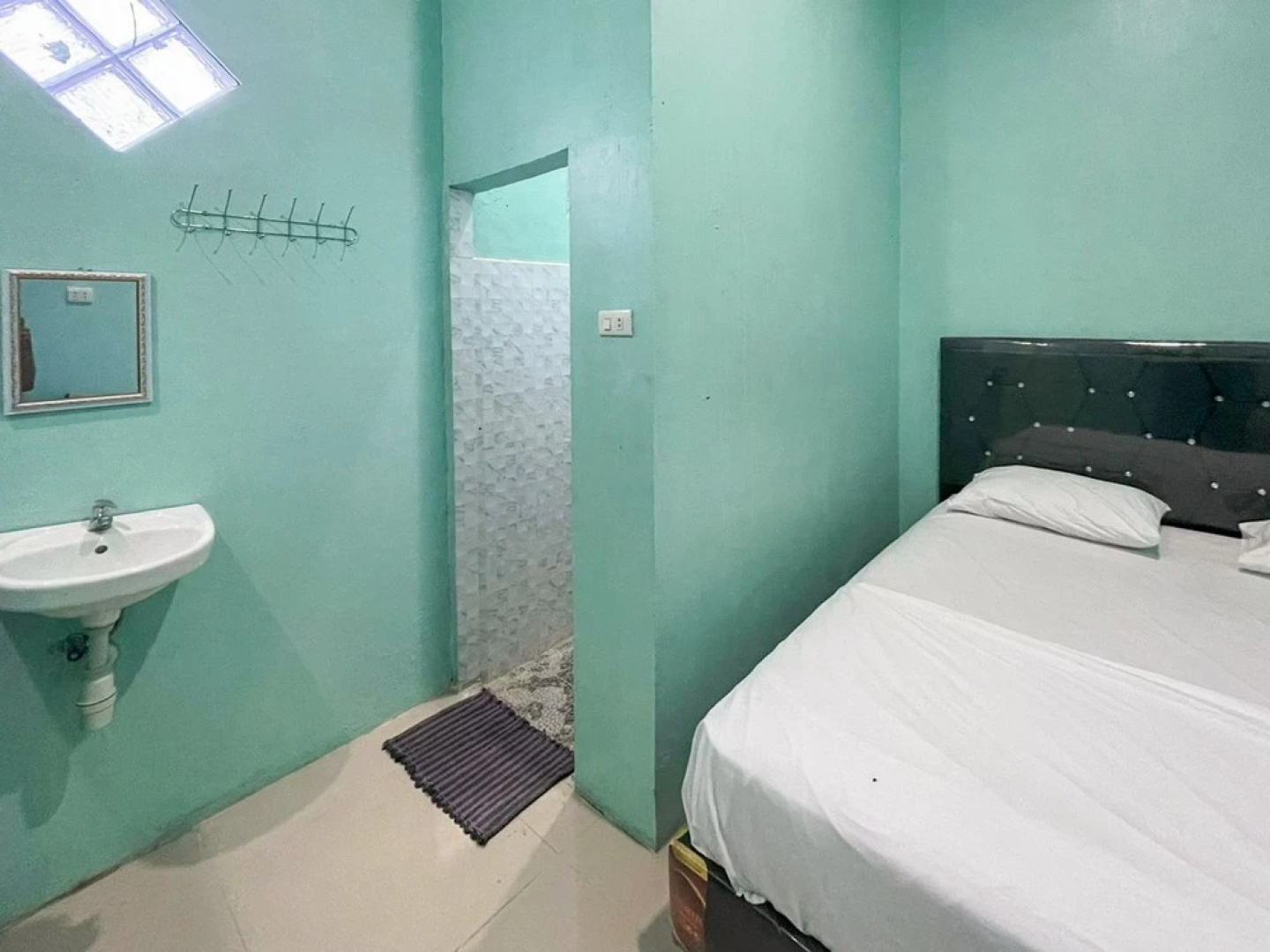 Antony Homestay near Pantai Pasir Putih Parbaba RedPartner