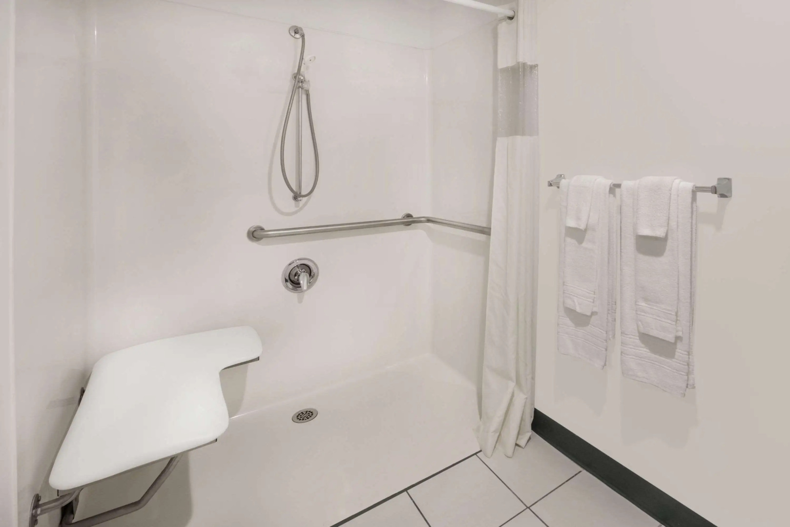 Days Inn by Wyndham Osage Beach Lake of the Ozarks