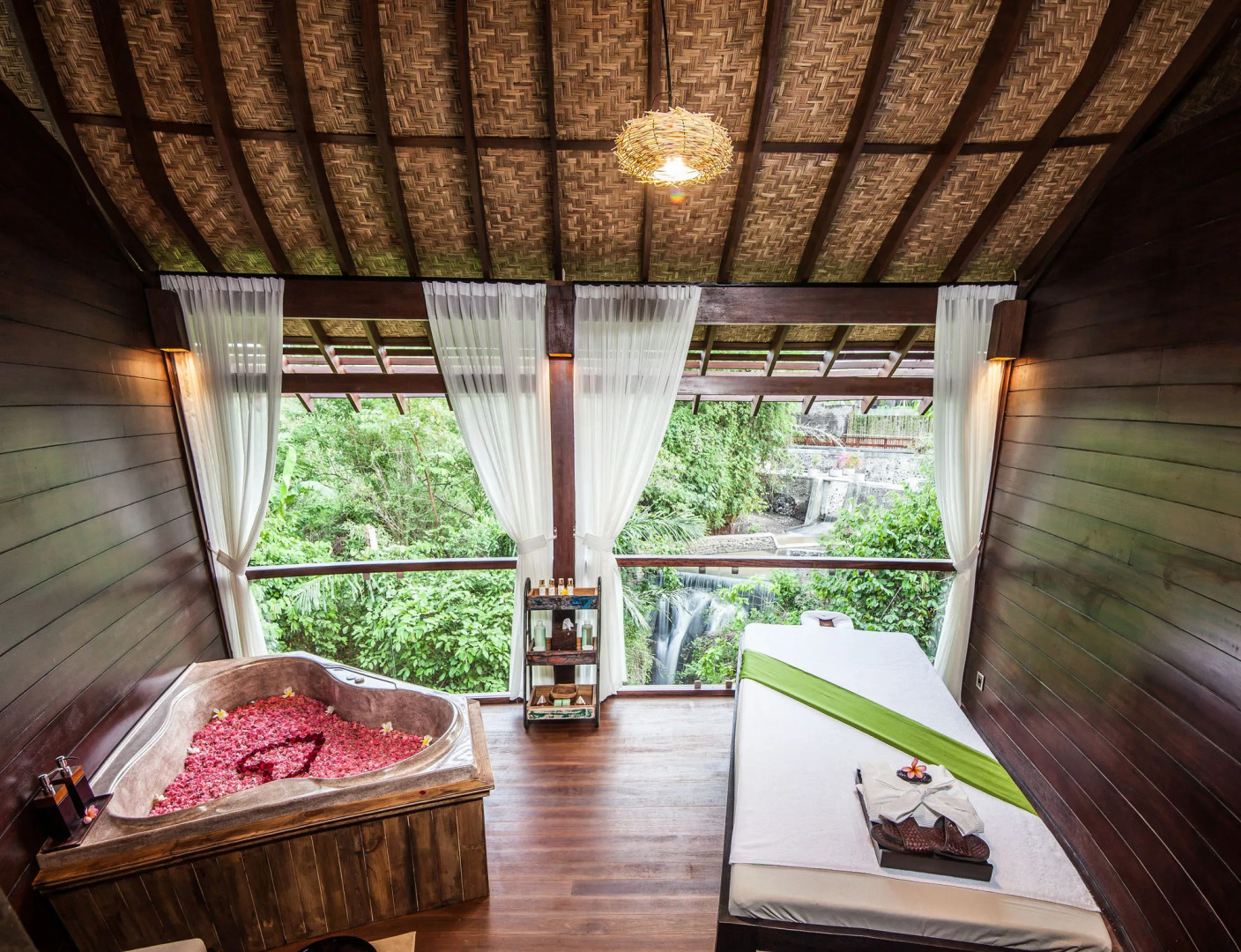 Sanctoo Suites and Villas