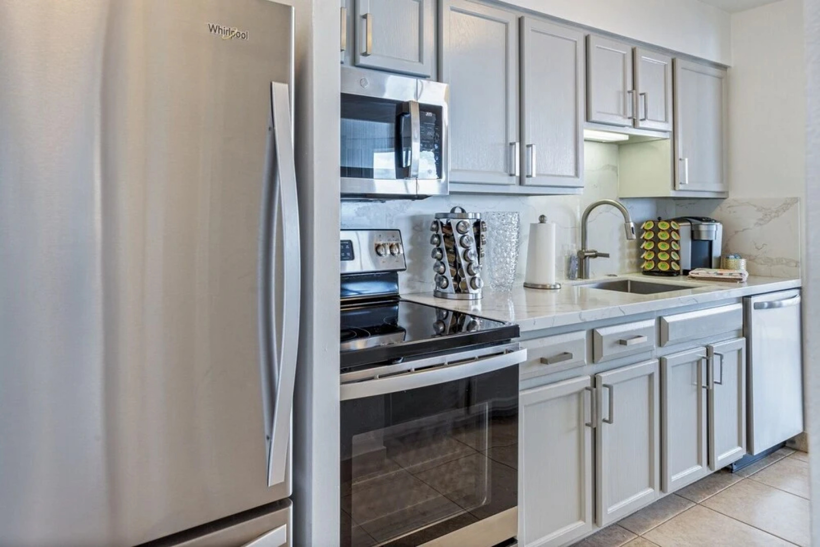 Royal Kahana 511 2bd/2.5ba 2 Bedroom Condo by Redawning