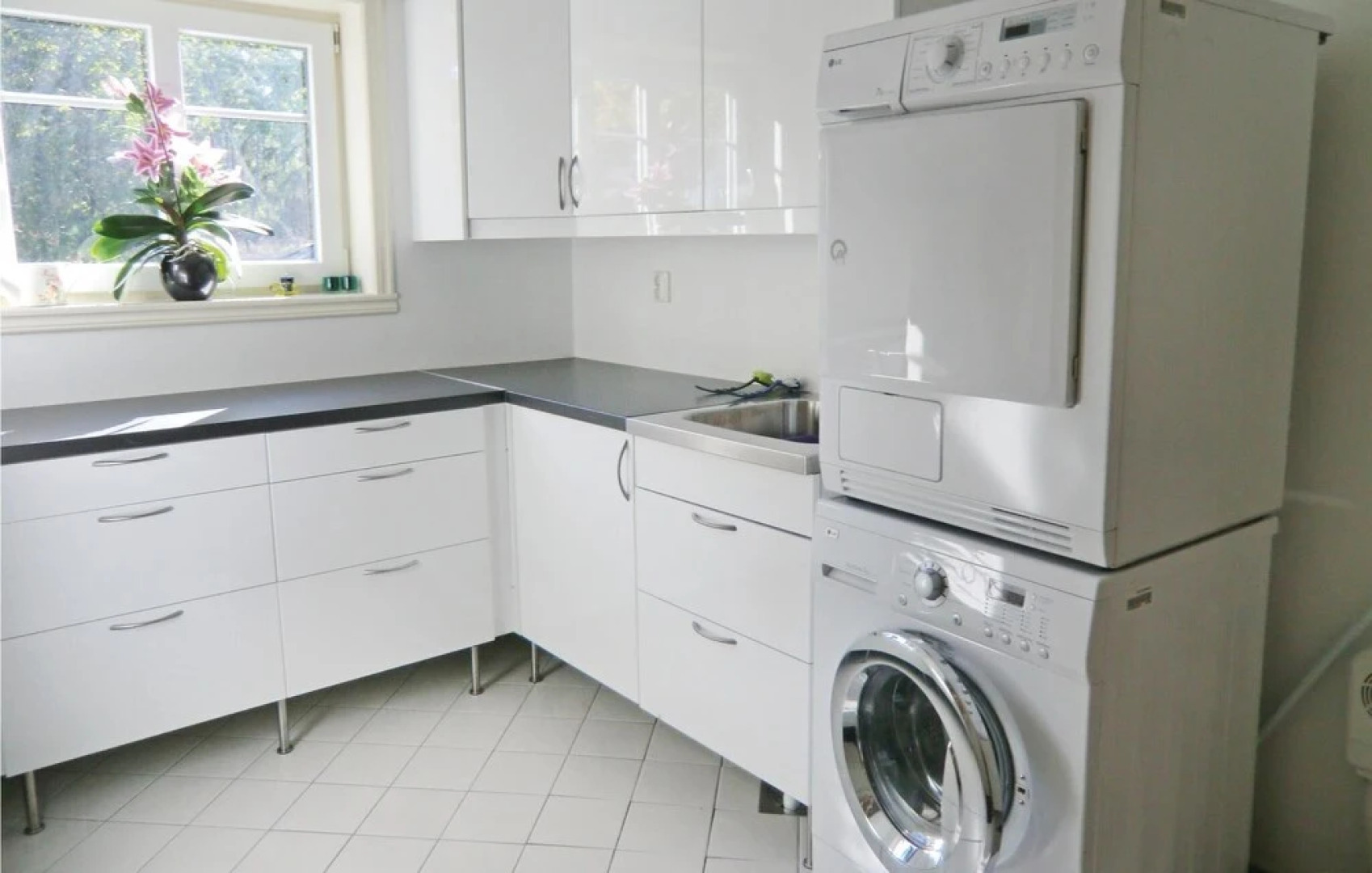 Nice Home in Orrefors With 5 Bedrooms and Wifi