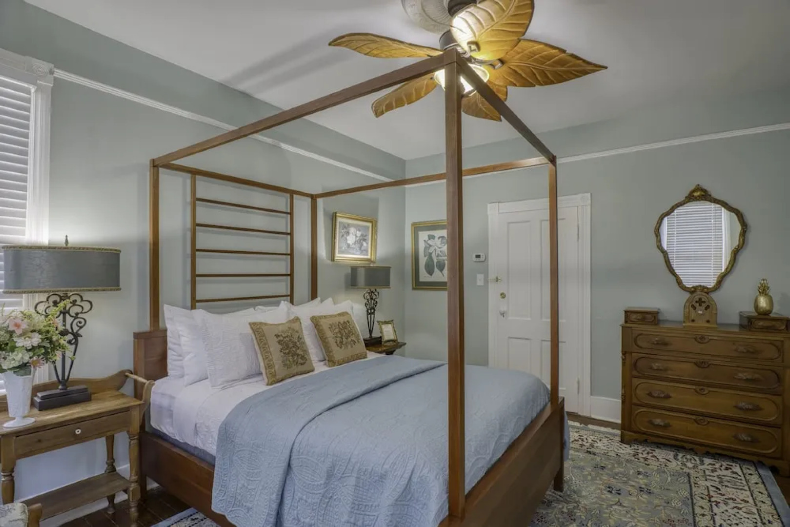 Victorian House Bed & Breakfast