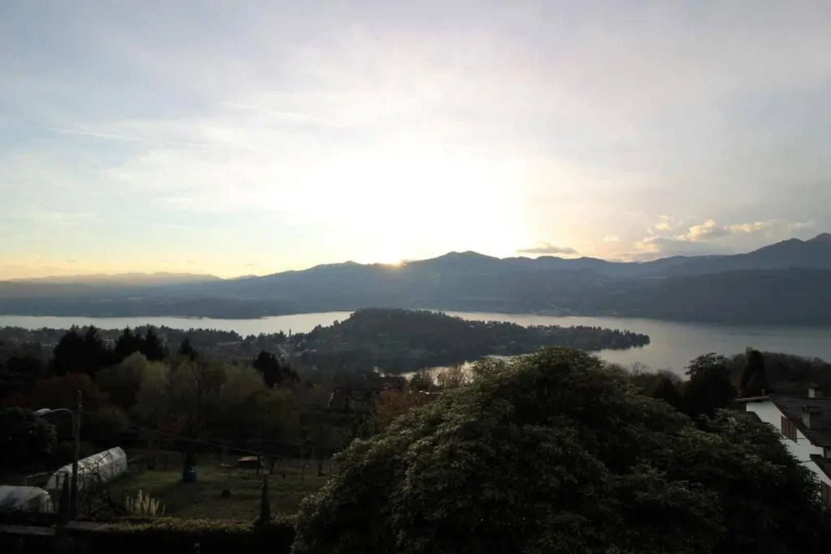 Bellavista Prestigious Apartment With Lake View