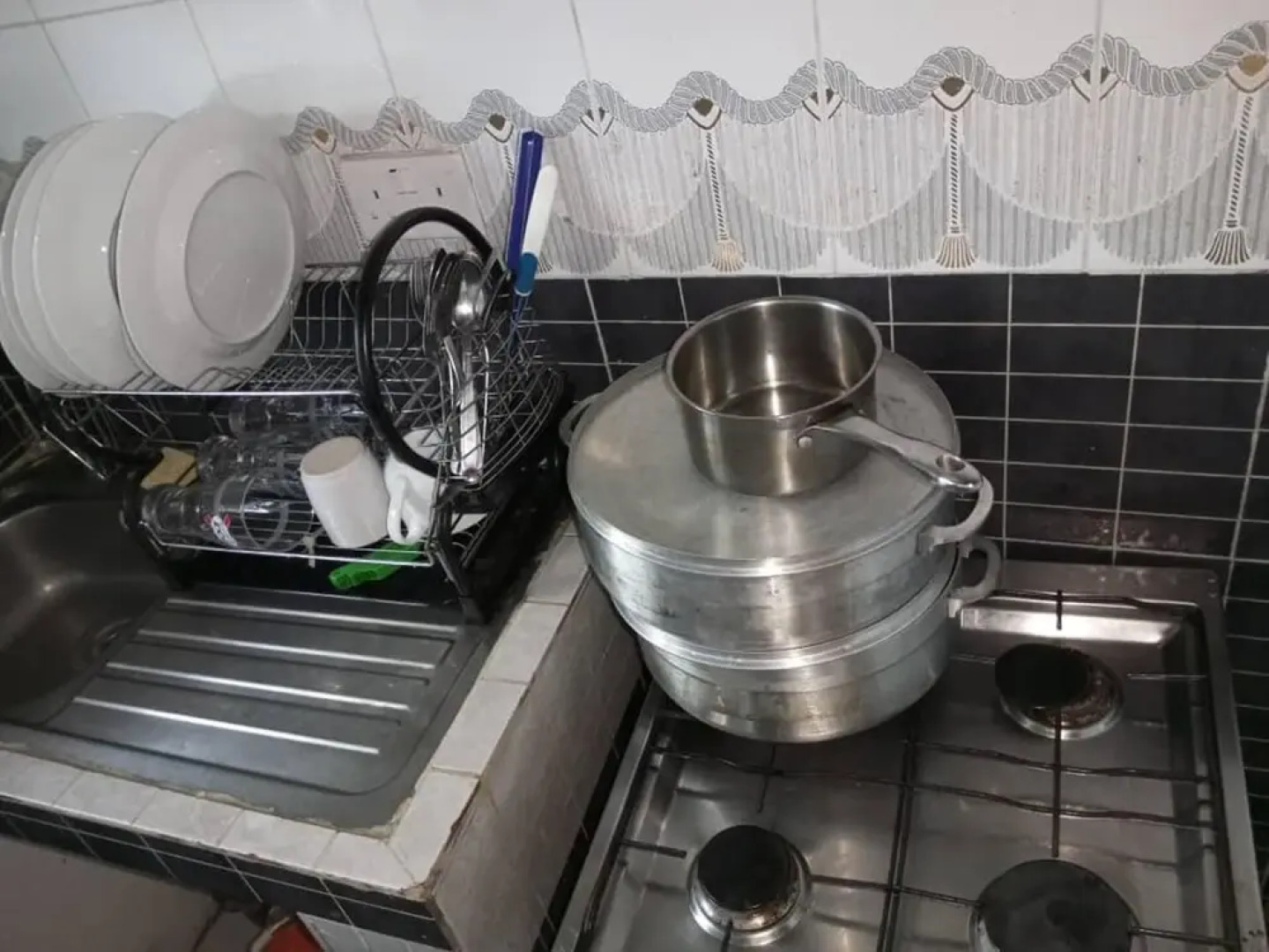 Remarkable 1 Bedroom Flat in Bonaberie Ancienne