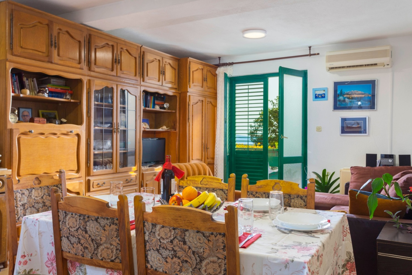 Holiday house Tonci - comfortable & surrounded by nature: Tucepi, Riviera Makarska