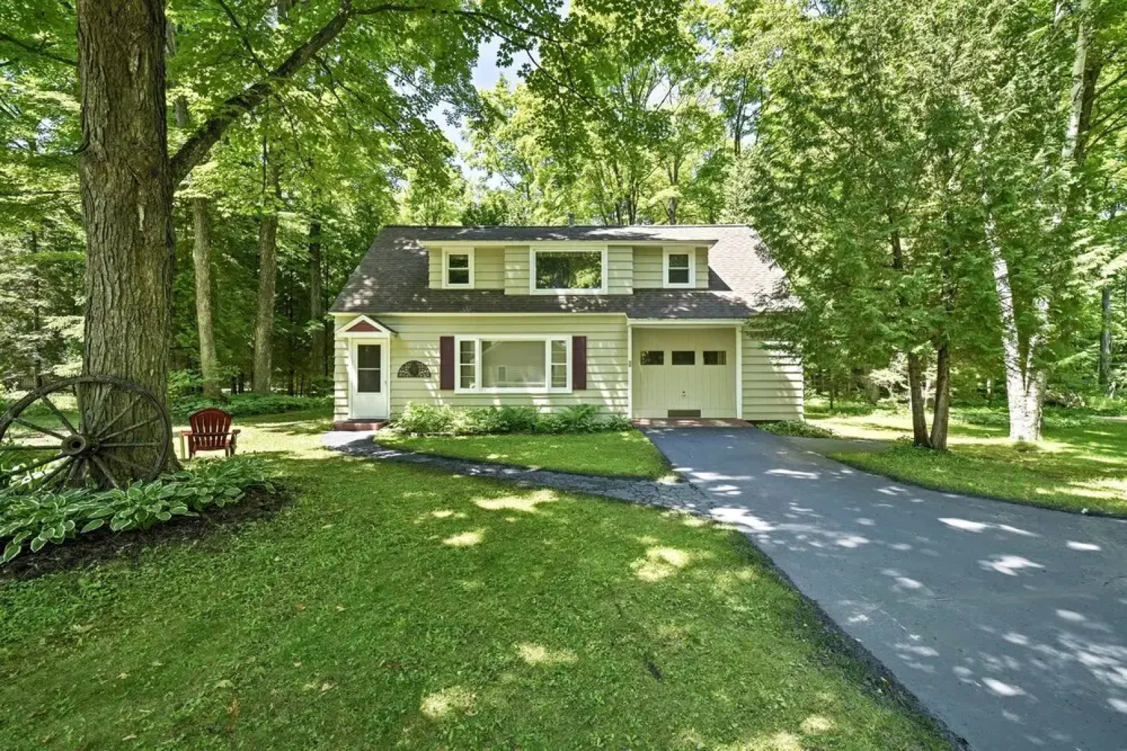 'the Carriage House:' Walk to Peninsula State Park