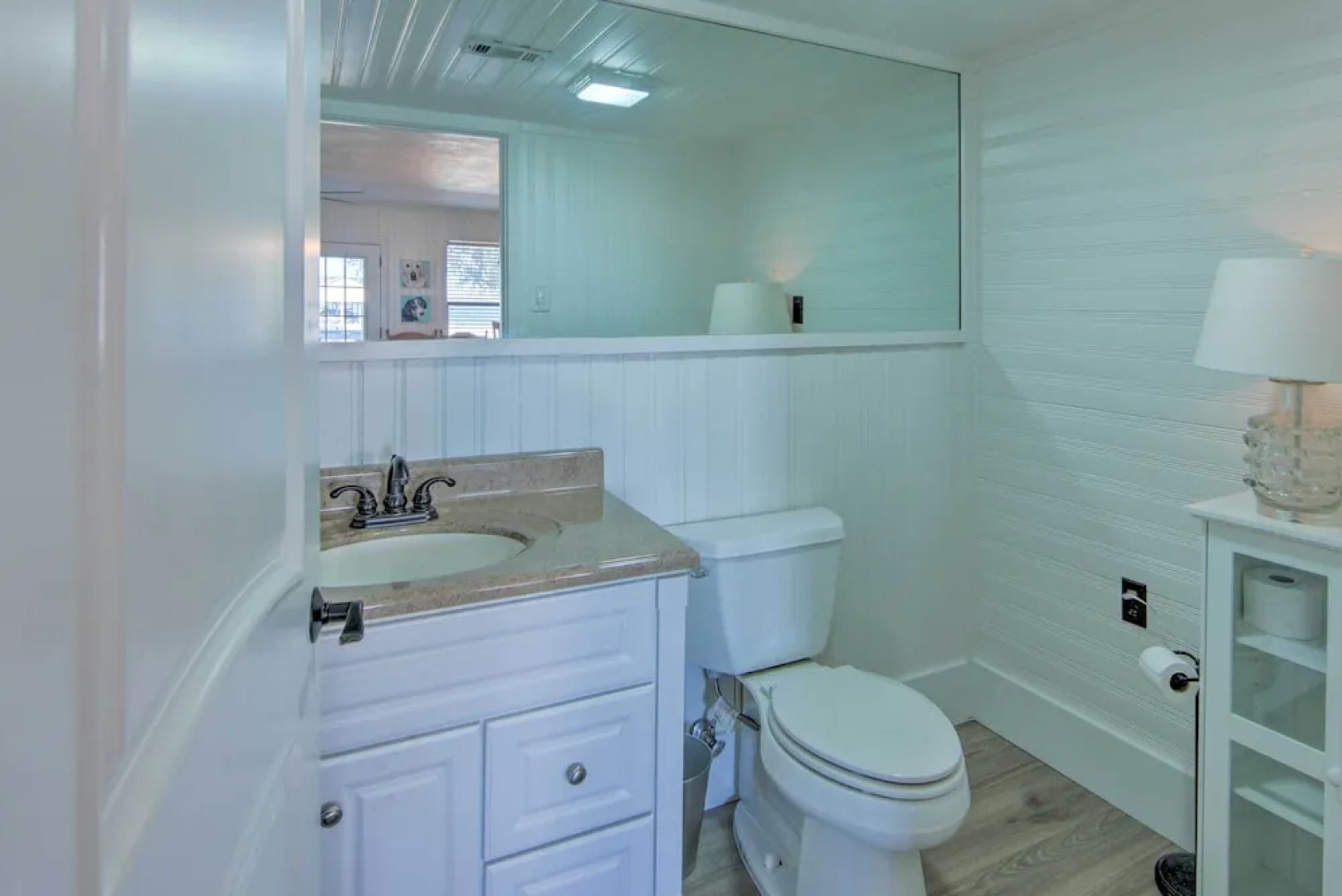 Stunning Lakefront Home: Hot Tub & Game Room!