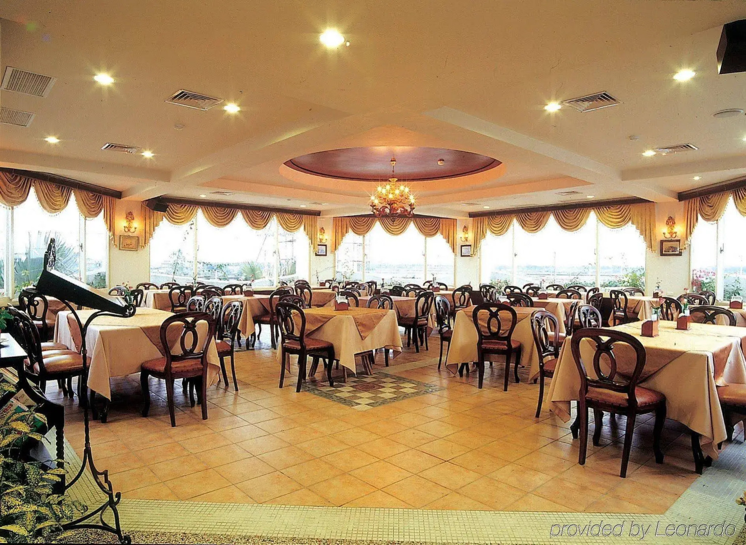 Shangrila Boutique Hotel