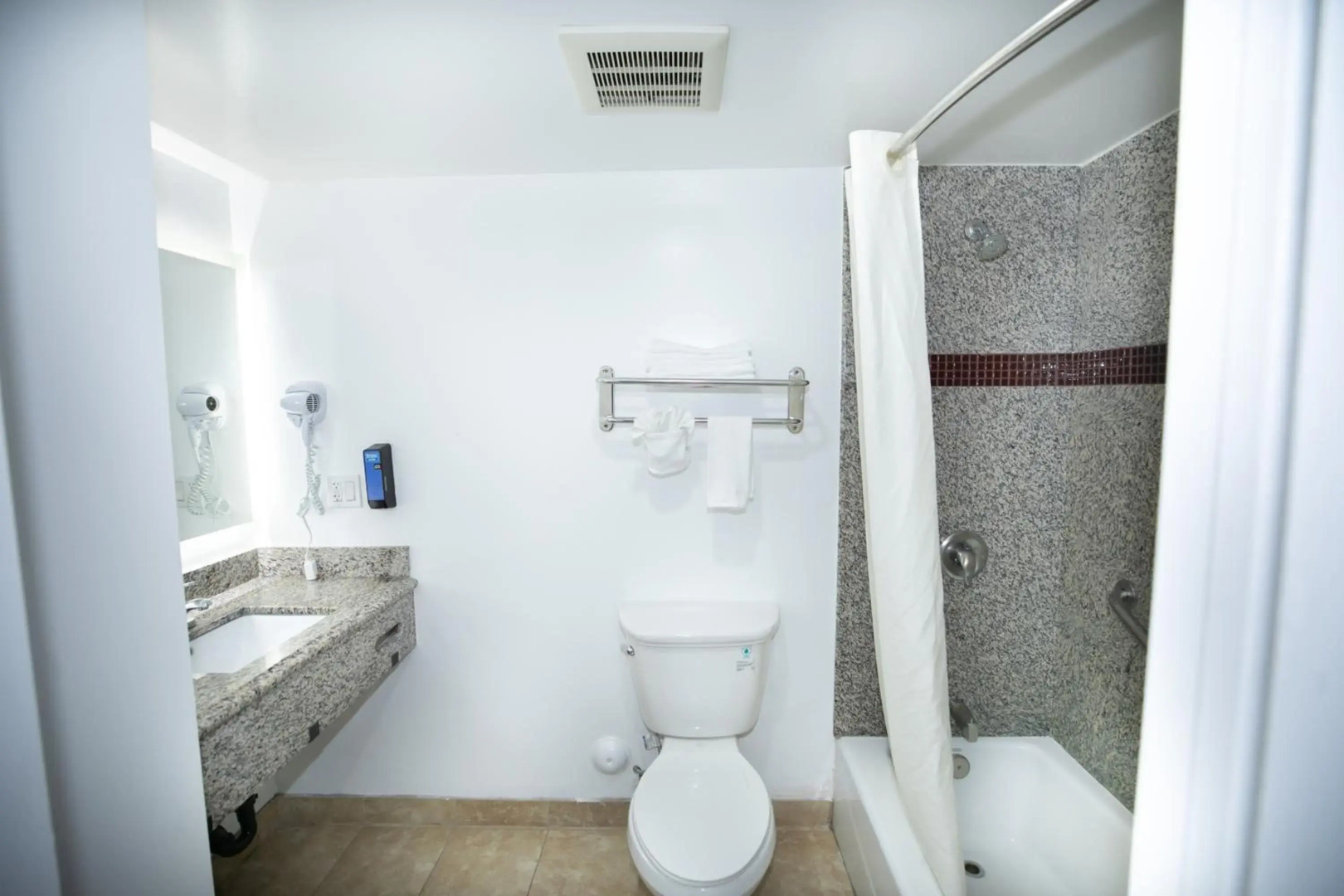 Rodeway Inn & Suites