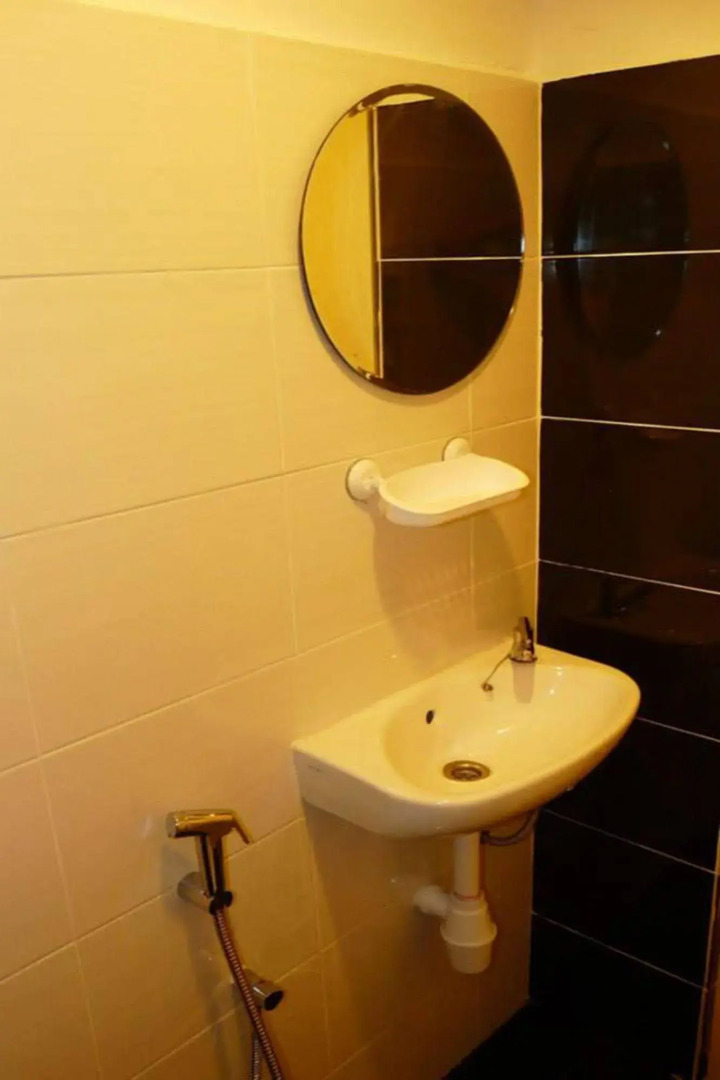 Hotel O V Stay Guesthouse