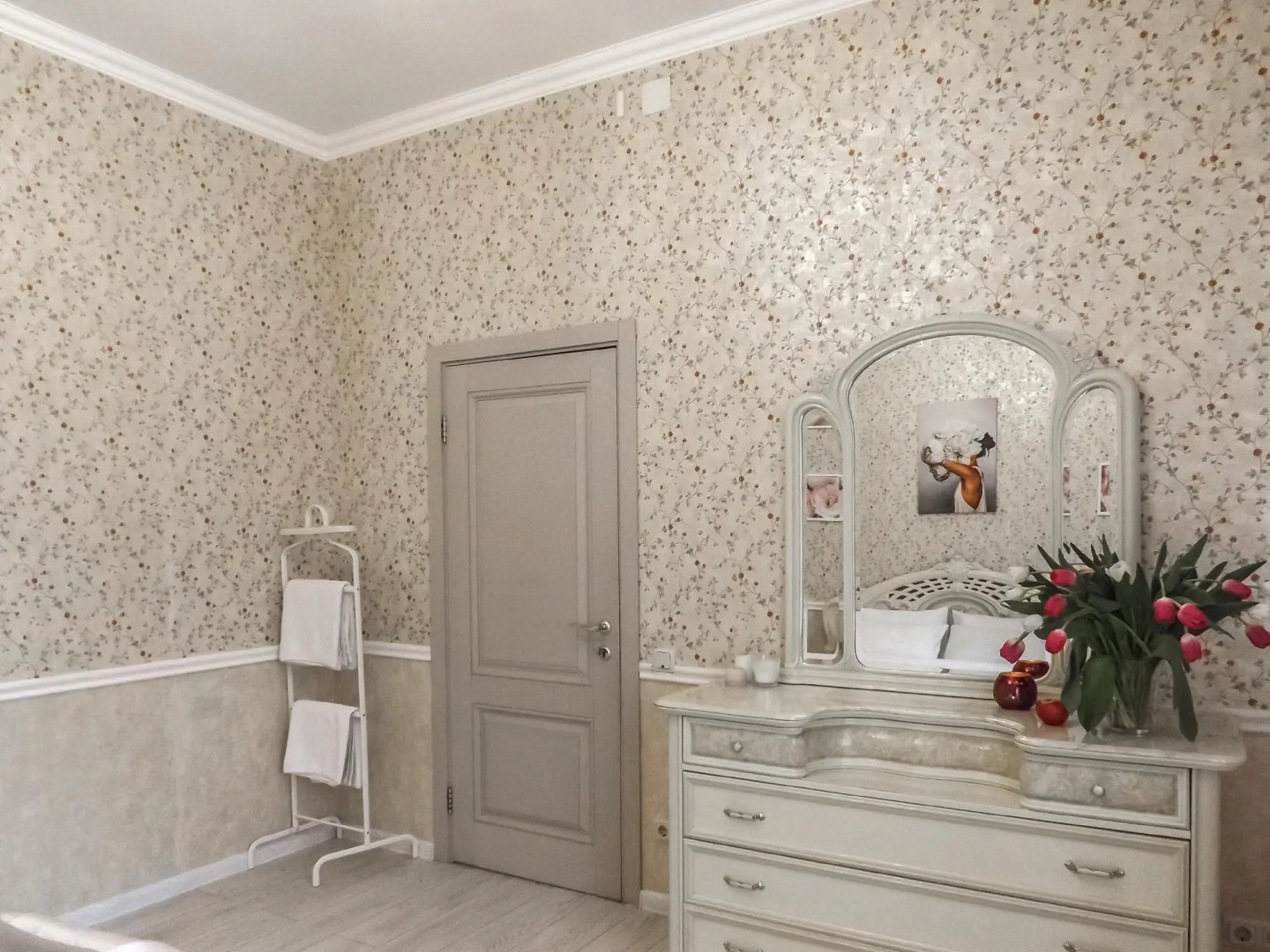 Дом с бассейнами и банкетным залом на Дмитровском шоссе