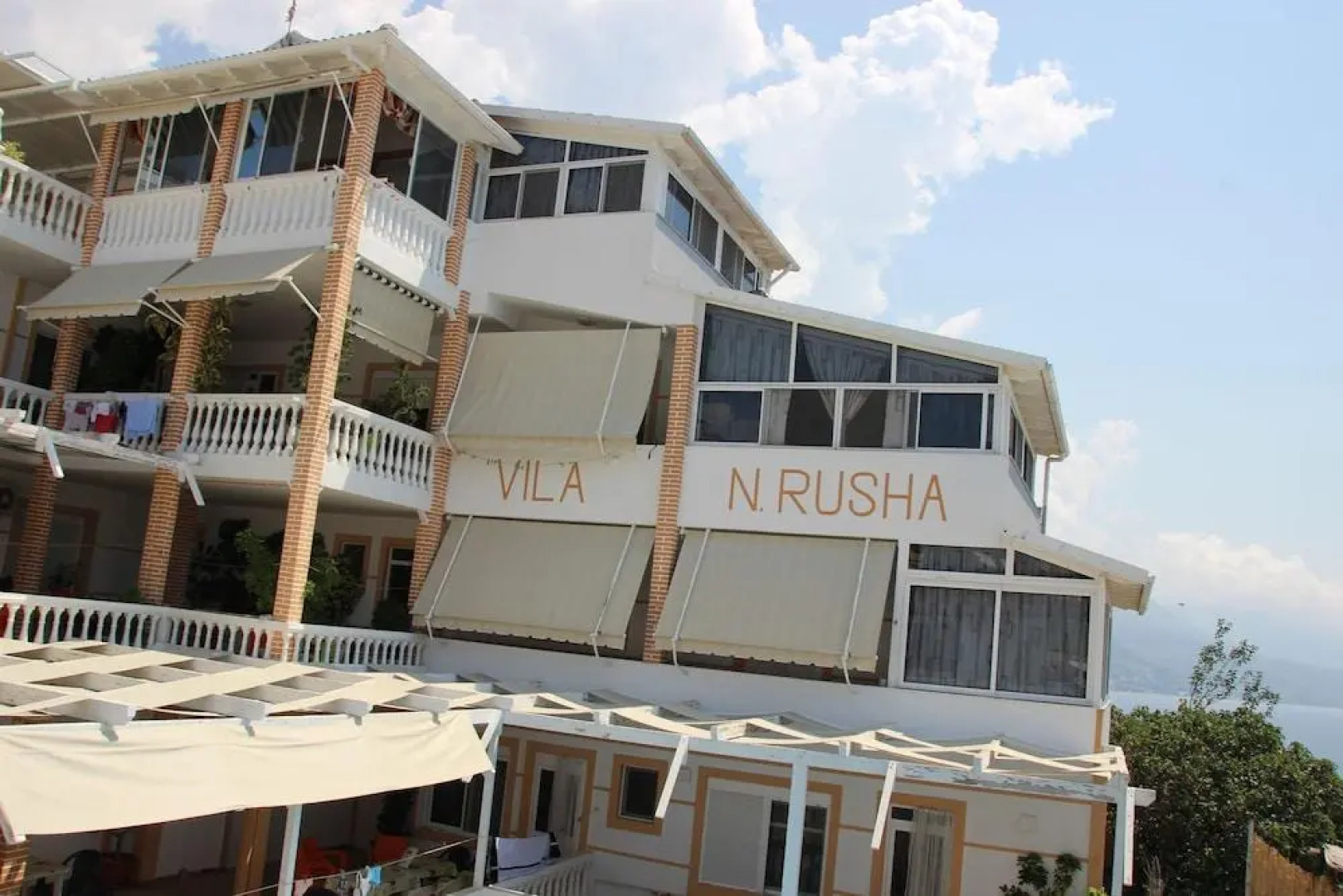 Qeparo Napolon Complex