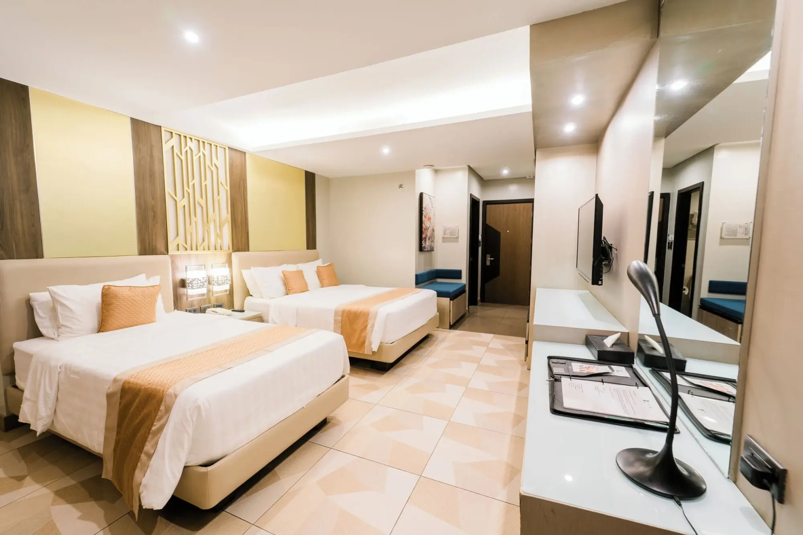 Zuri Hotel