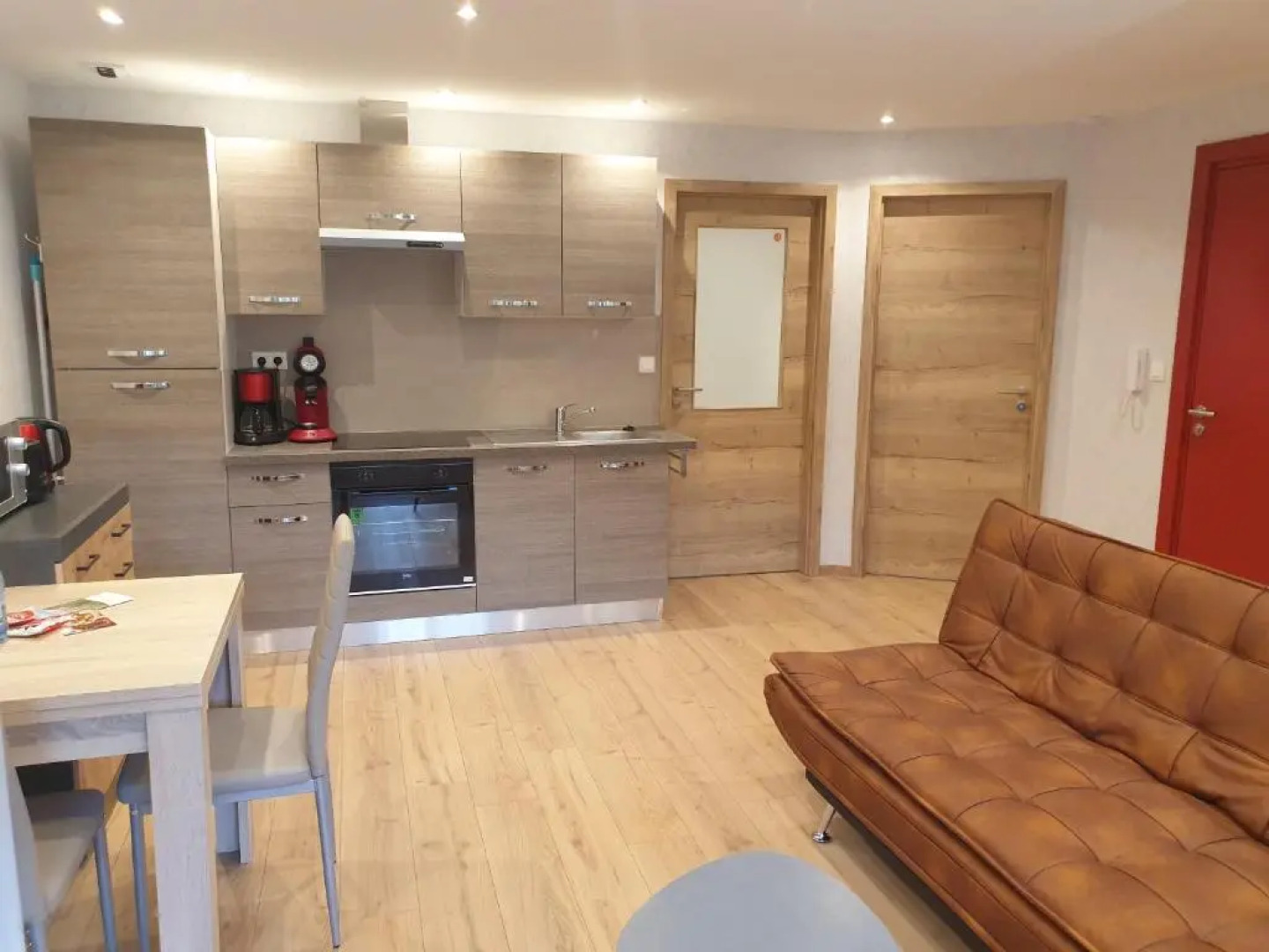 Meublé du 25 N6 étage 2