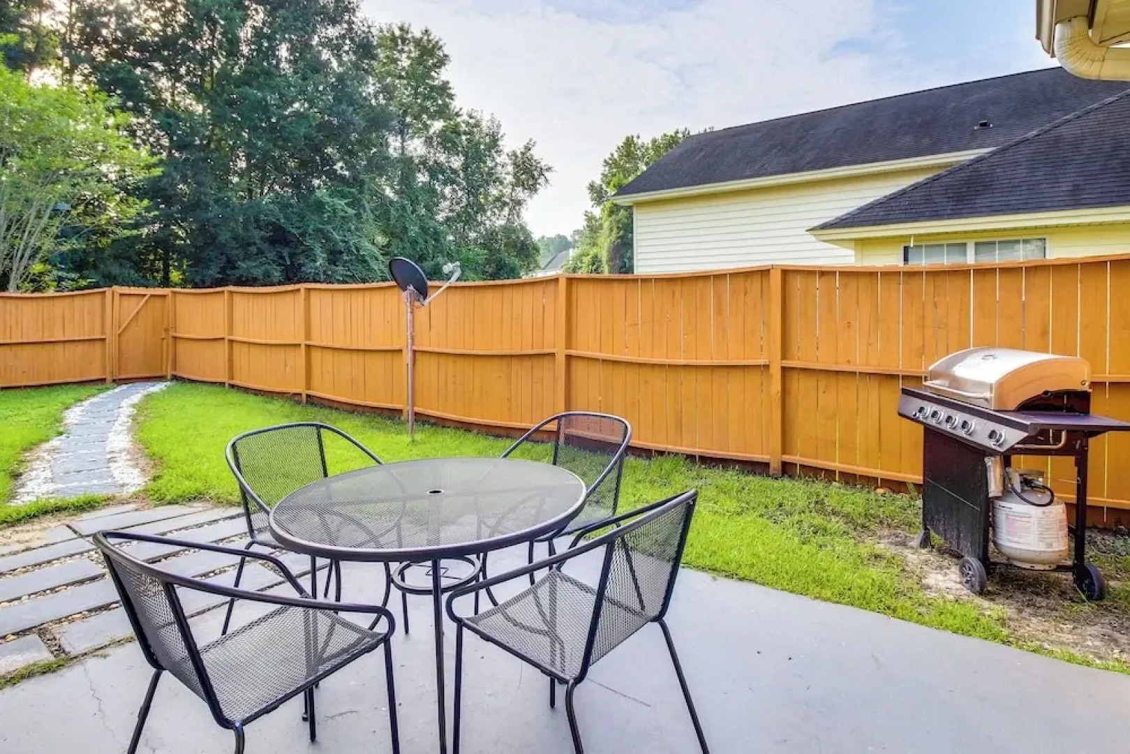 Soothing Savannah Townhome With Patio!