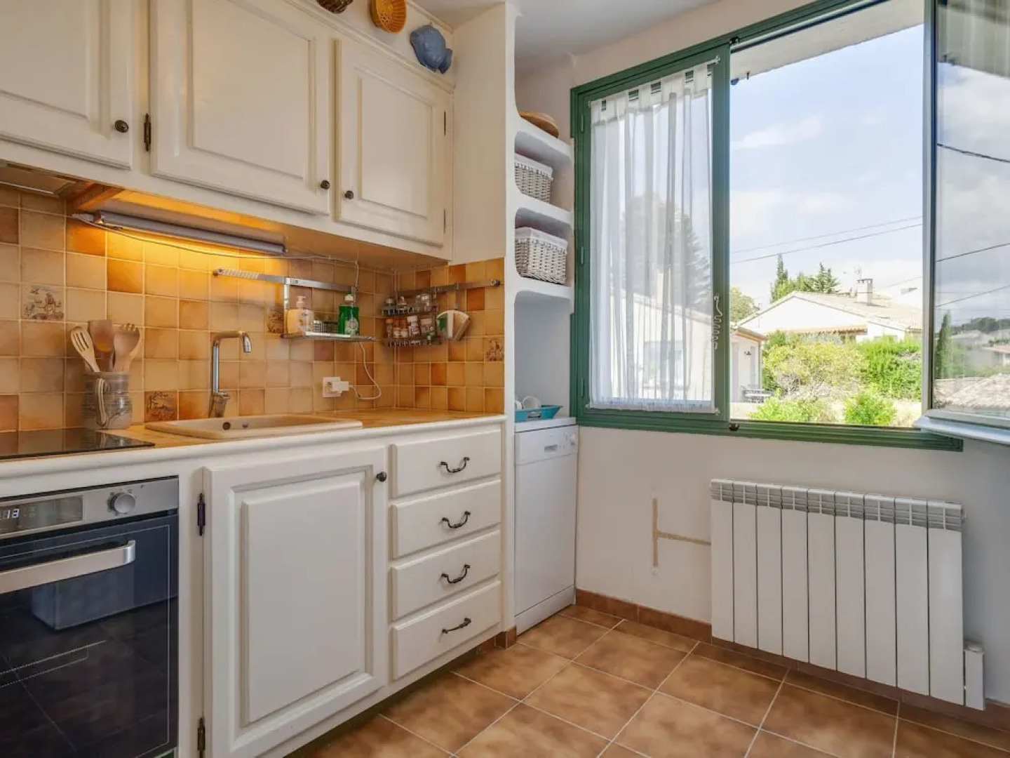 Cosy Apartment in Vachères With Private Garden