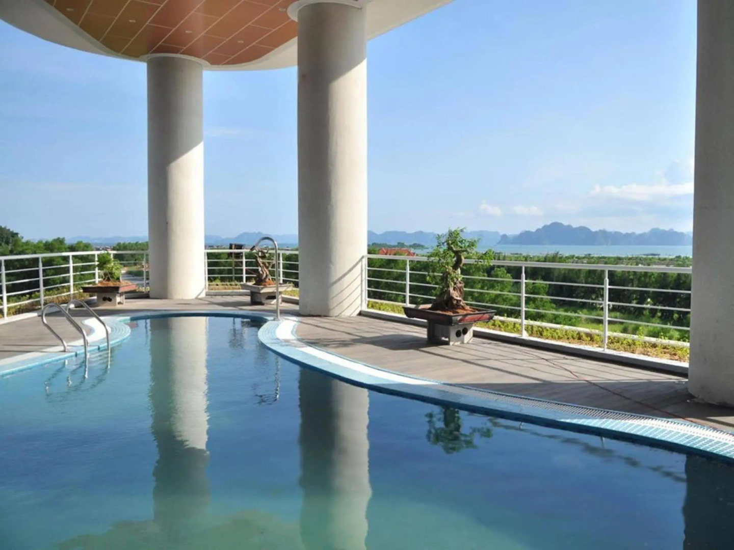 Muong Thanh Grand Ha Long Hotel