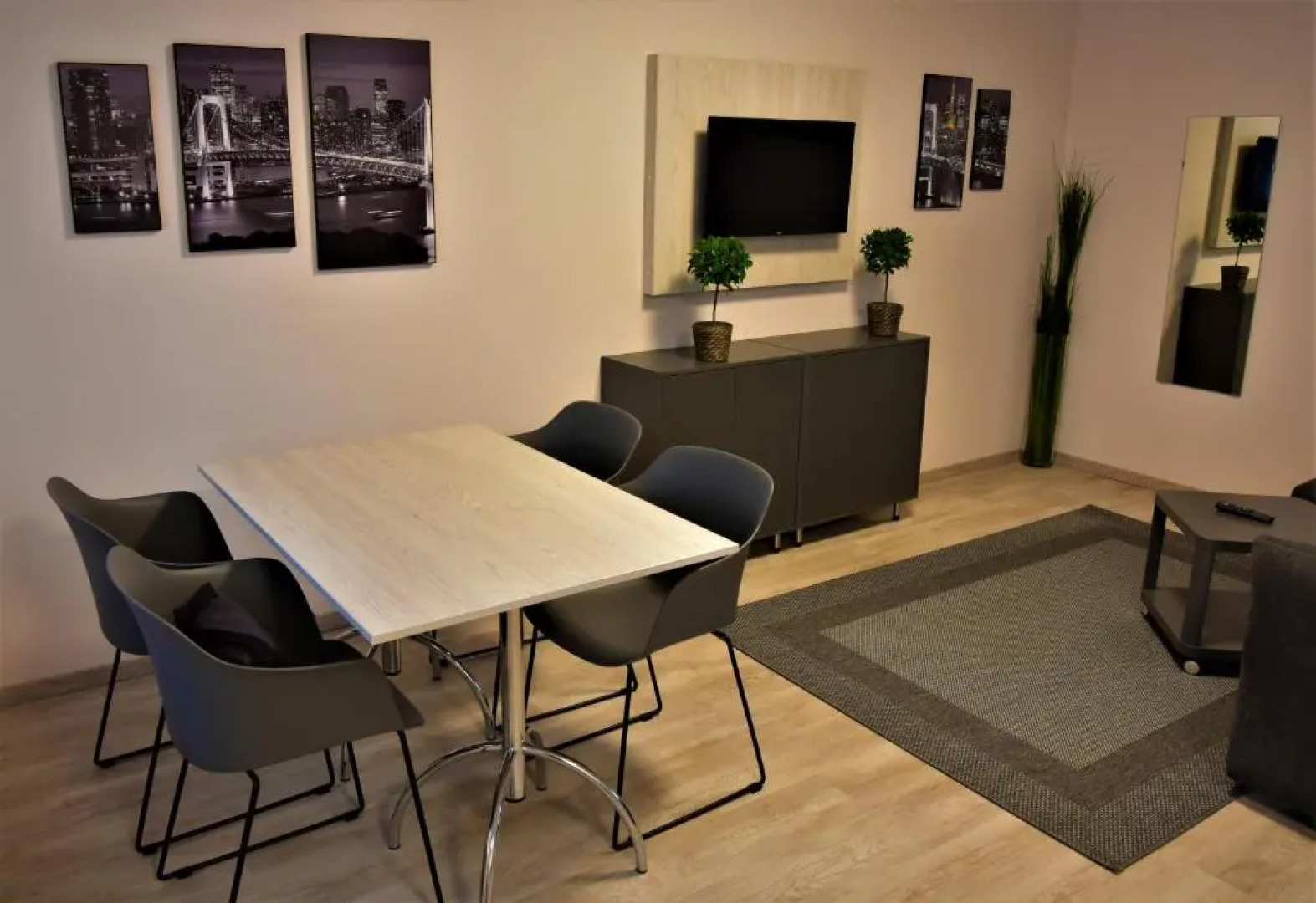 Óvár Apartman Hotel