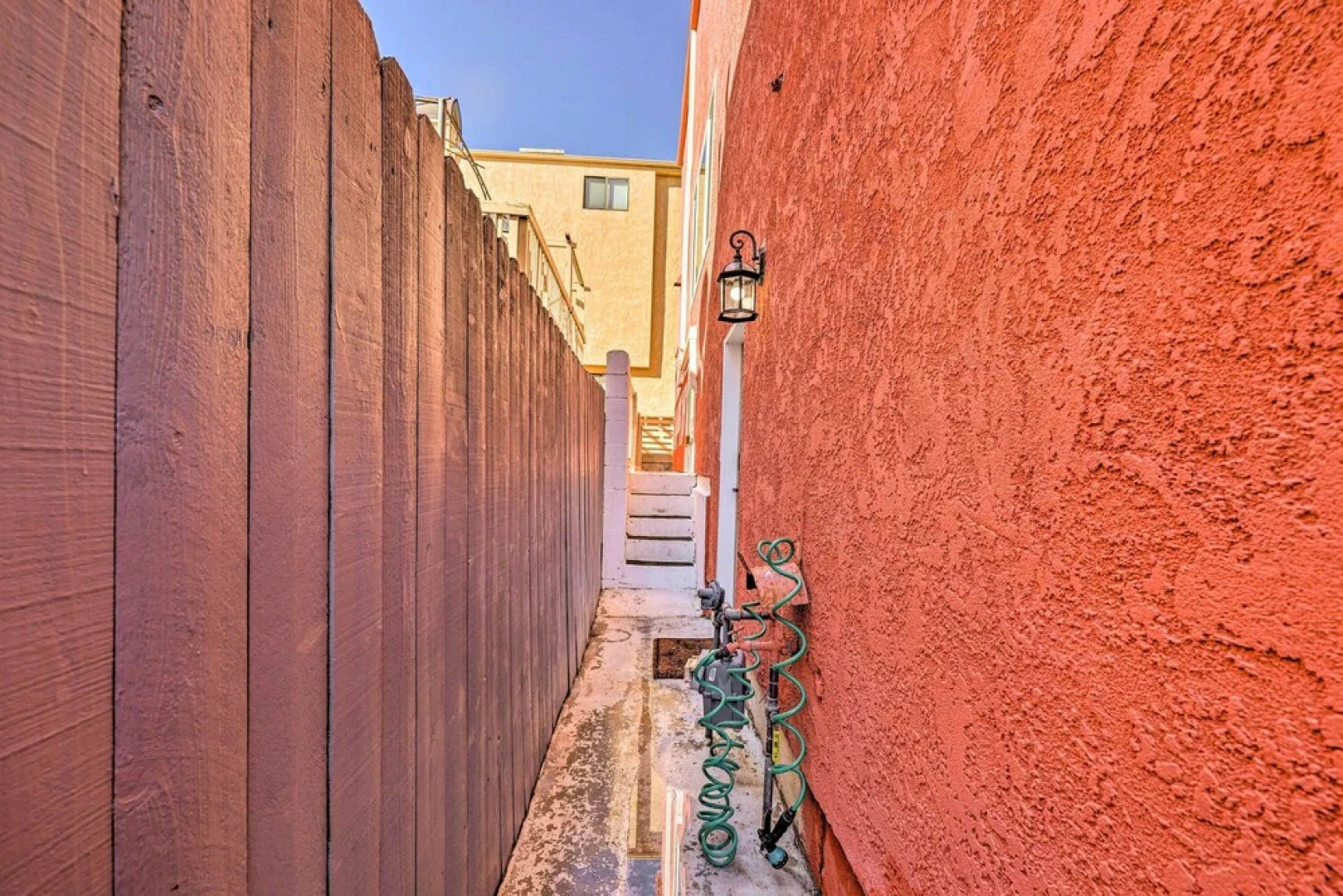 Oxnard Apartment < 1/2 Mi to Beaches!